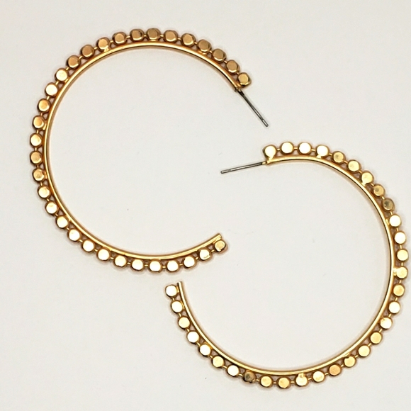 Gold tone spotted hoop earrings - Picture 2 of 5